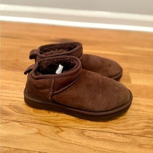 UGG classic waterproof mini boot women’s size 7 brown